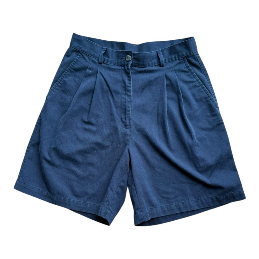 L.L. Bean women’s size 6 blue multi pocket dress shorts.